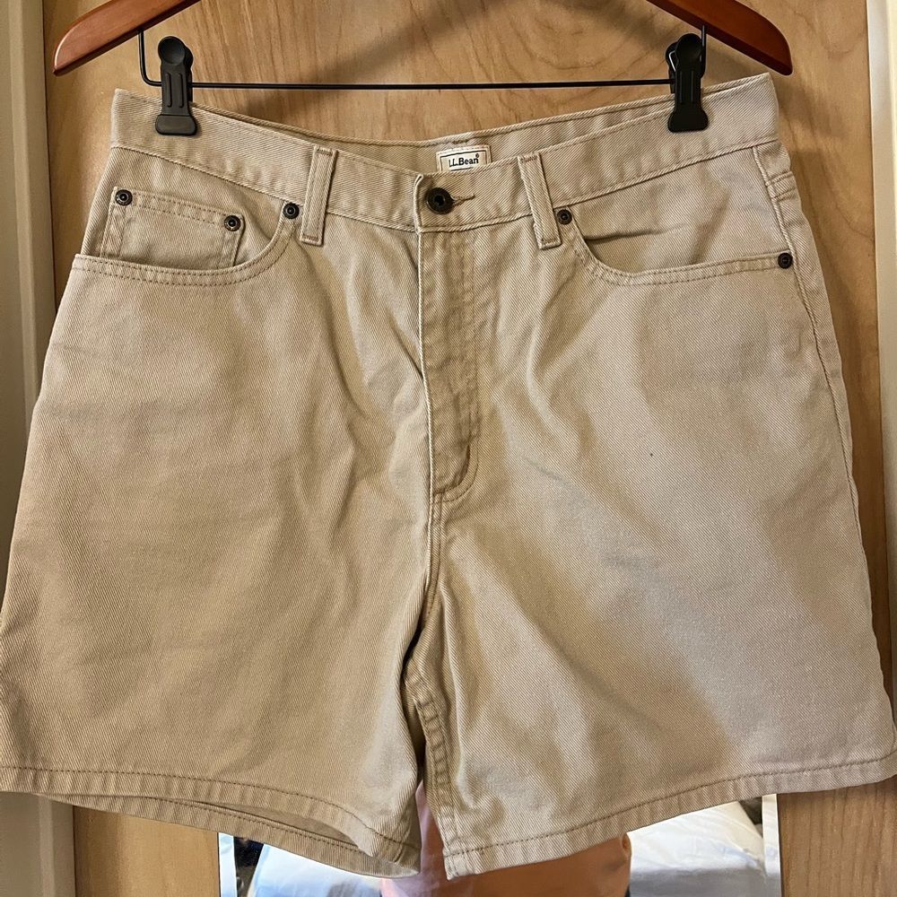 L.L. Bean Womens Tan Denim Shorts sz 14, but fits like a 10/12 around waist